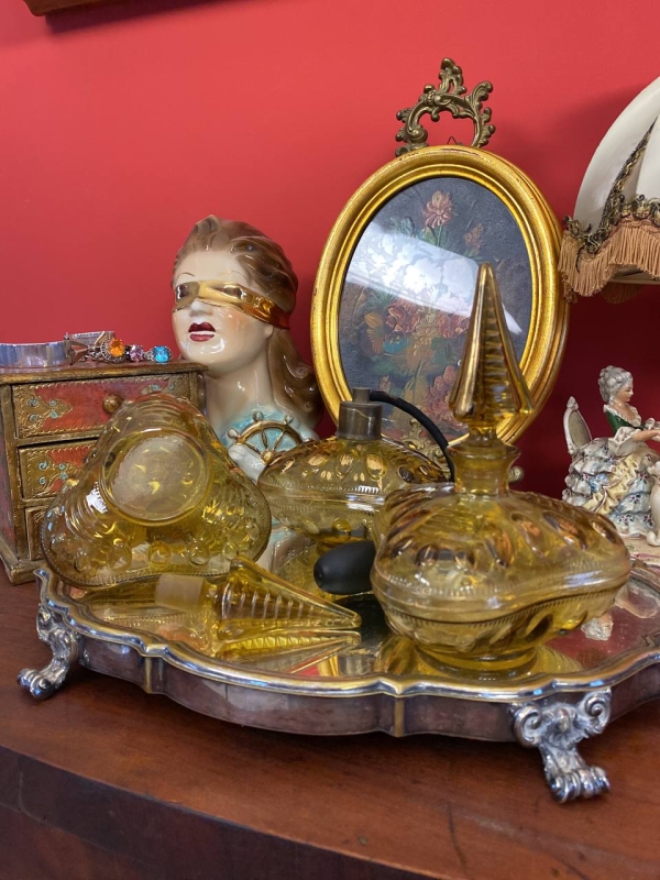 Antique Italian Yellow Glass Perfume Set with Gilded Bottles and Original Pear Atomizer